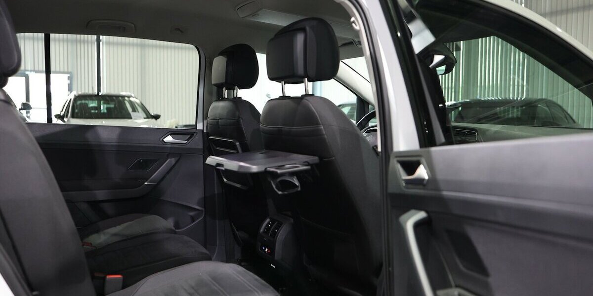 VW Touran 2.0 TDI DSG IQ Comfortline / 7-SITZE, LED 66.000 km 29.777 &euro; Hamm 59077