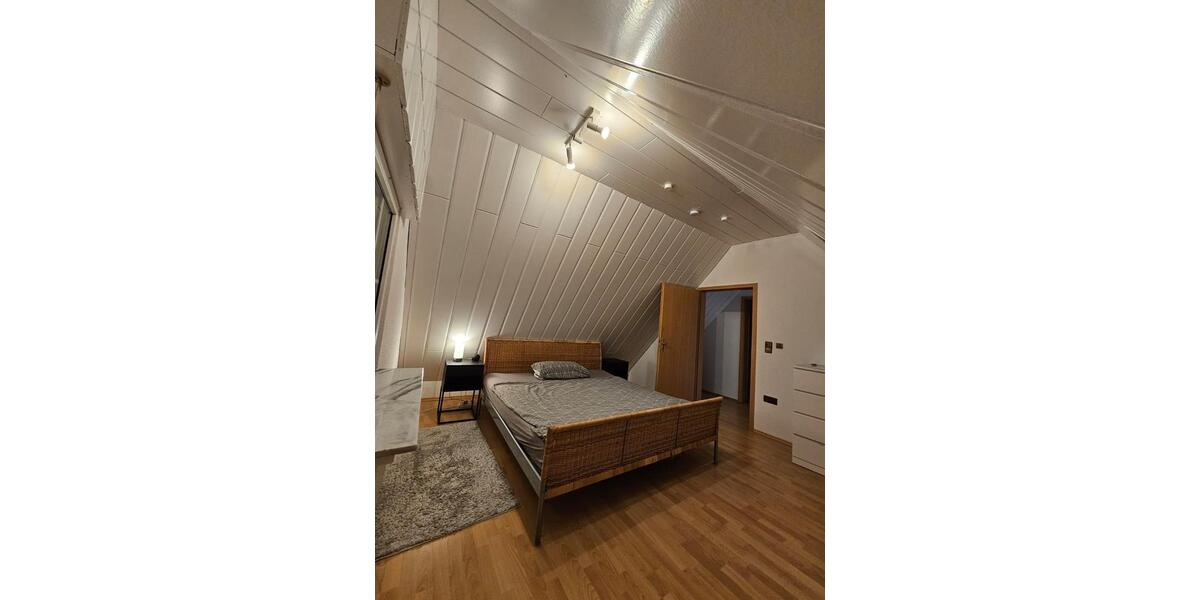 Dachgeschoßwohnung Lünen Alstedde - 4 Zimmer, 80 m&sup2;, 590&euro; | Angebot:26549535