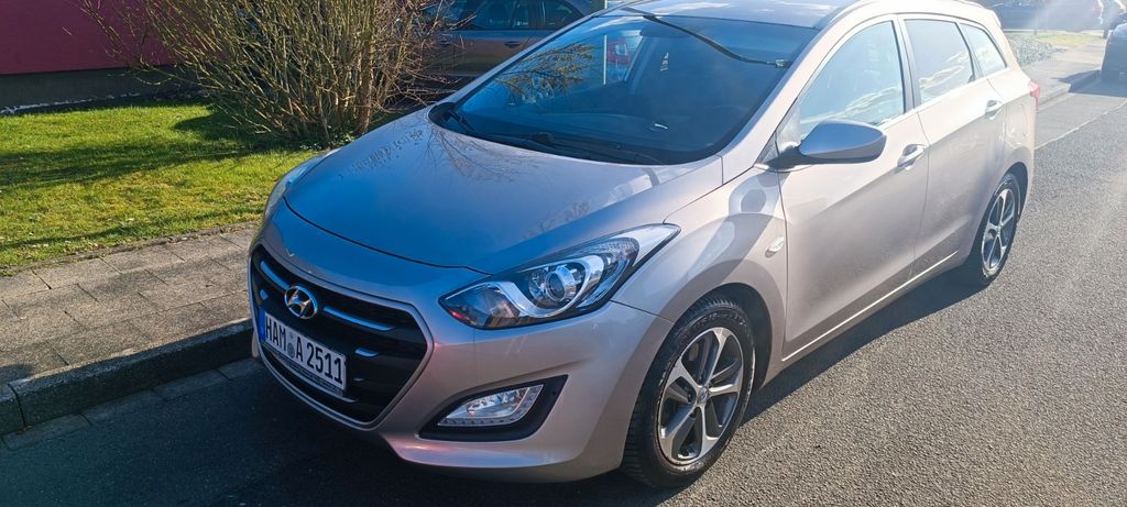 Hyundai i30 280.000 km 5.500 &euro; Hamm 59077