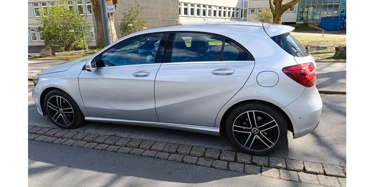 Mercedes-Benz A 180 135.400 km 9.750 &euro; Dortmund 44137