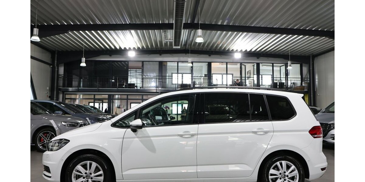 VW Touran 2.0 TDI DSG IQ Comfortline / 7-SITZE, LED 66.000 km 29.777 &euro; Hamm 59077