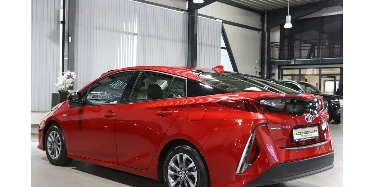 Toyota Prius Plug-in Hybrid EXECUTIVE / LED, VC+HEAD-UP 34.000 km 25.777 &euro; Hamm 59077