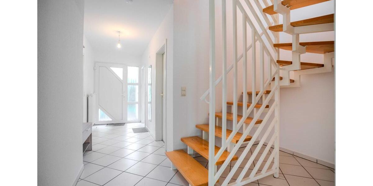 Reihenhaus Ense - 5 Zimmer, 153 m&sup2;, 349.000&euro; | Angebot:25341681