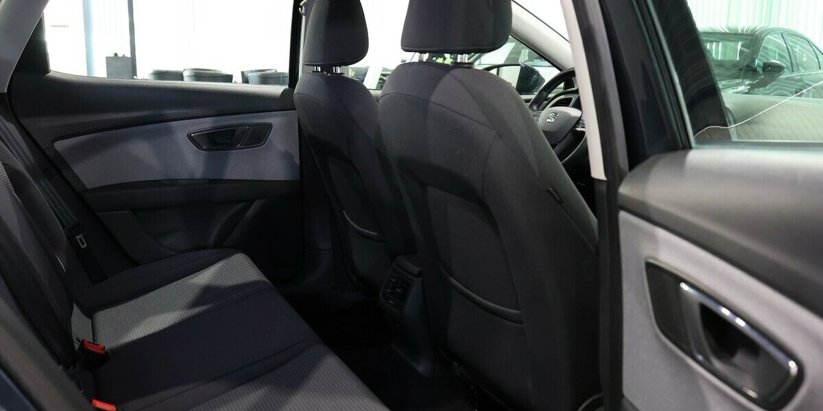 Seat Leon 1.6 TDI STYLE / NAVI-PLUS+APPLE+ANDROID 111.000 km 14.111 &euro; Hamm 59077