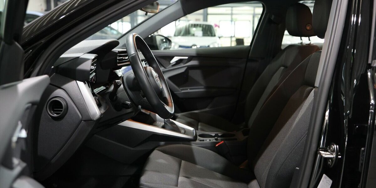 Audi A3 LIMOUSINE 35 TFSI BUSINESS BLACK LED,ACC+LANE 16.000 km 27.777 &euro; Hamm 59077