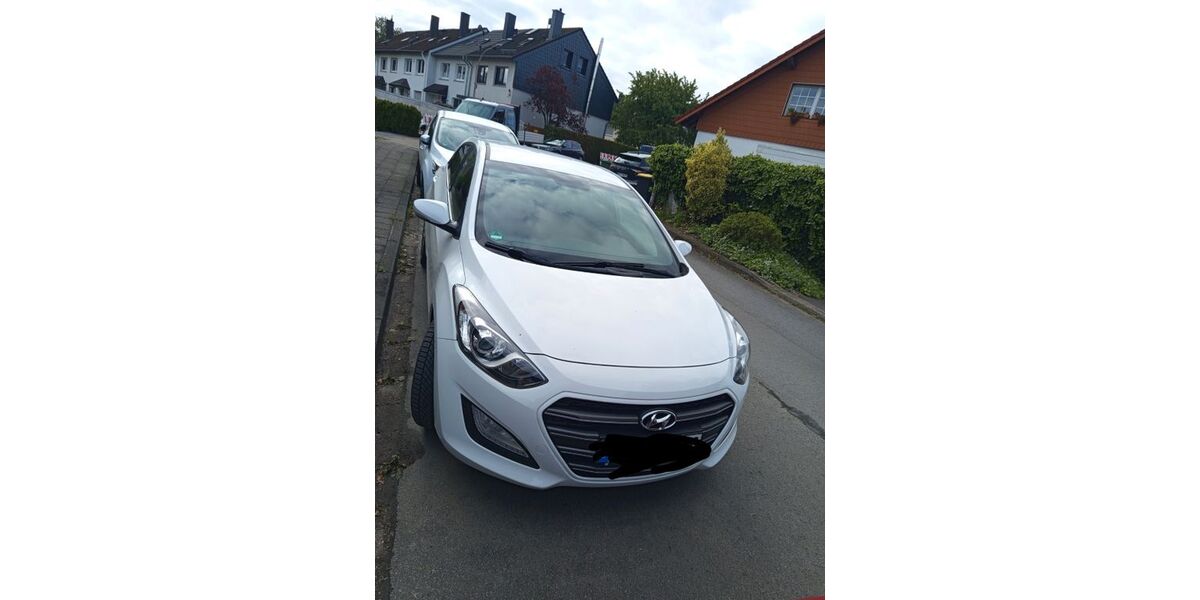 Hyundai i30 86.400 km 9.400 &euro; Unna 59427