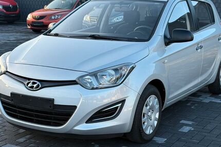 Hyundai i20 61.759 km 6.350 &euro; Dortmund 44149