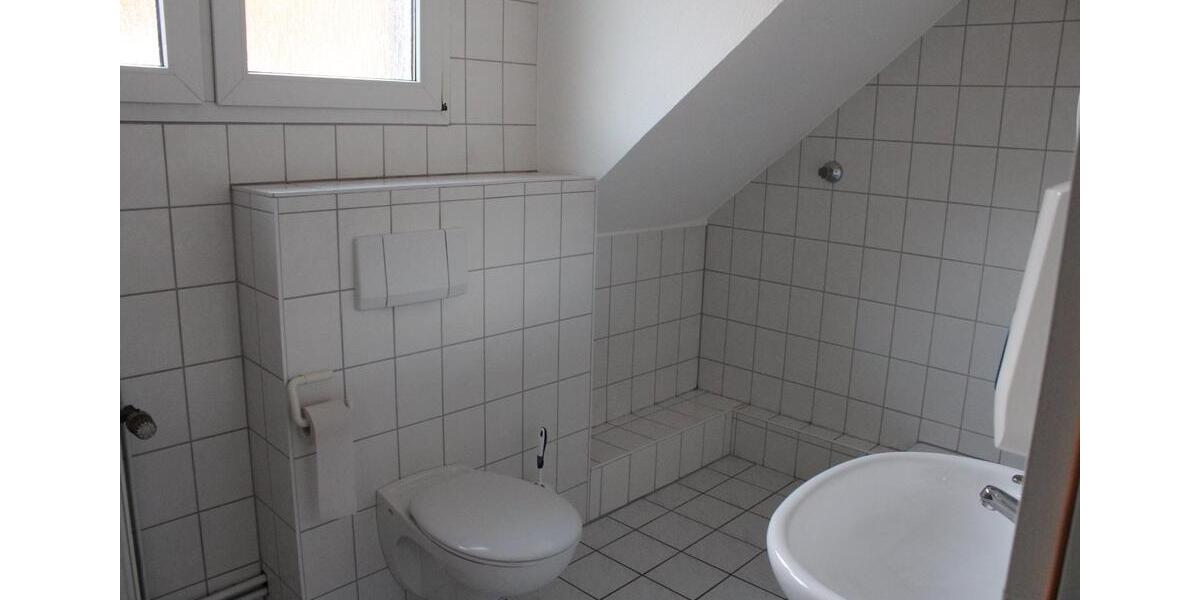 Dachgeschoßwohnung Hagen Hagen-Nord - 4 Zimmer, 130 m&sup2;, 700&euro; | Angebot:25618079