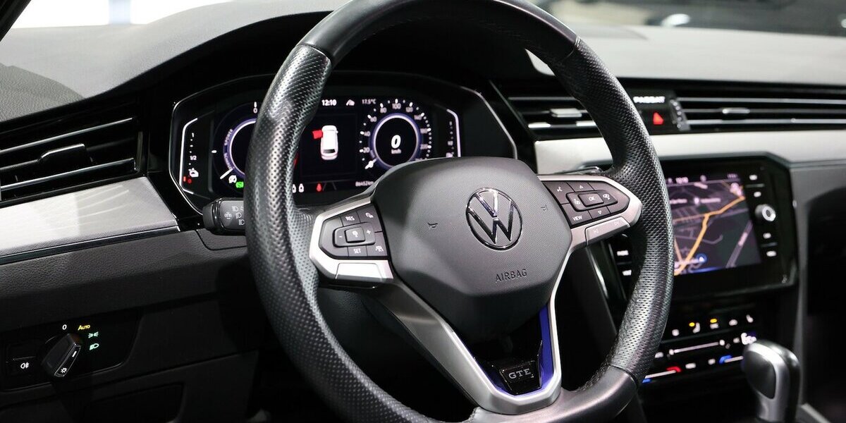 VW Passat Variant GTE DSG IQ BUSINESS R-LINE SPORT 86.000 km 24.600 &euro; Hamm 59077