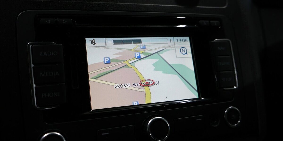 VW Caddy KOMBI 1.6 TDI DSG EDITION-30 WHITE & BLACK 144.000 km 15.444 &euro; Hamm 59077