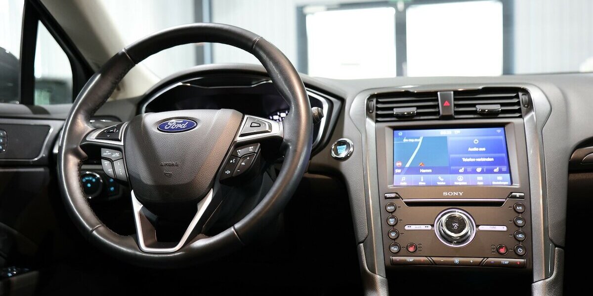 Ford Mondeo Tunier 2.0 EB TITANIUM / VOLL-LEDER, LED 115.000 km 17.991 &euro; Hamm 59077