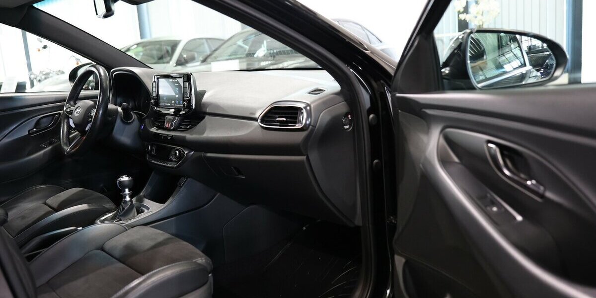 Hyundai i30 N 2.0 T-GDI N-PERFORMANCE / PANORAMA / LED 127.000 km 18.700 &euro; Hamm 59077