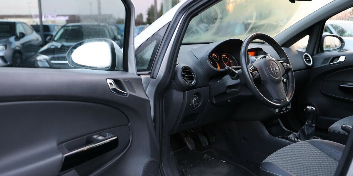 Opel Corsa D 1.4 INNOVATION 110 Jahre LEDER,NAVI+KAME 158.000 km 1.402 &euro; Hamm 59077