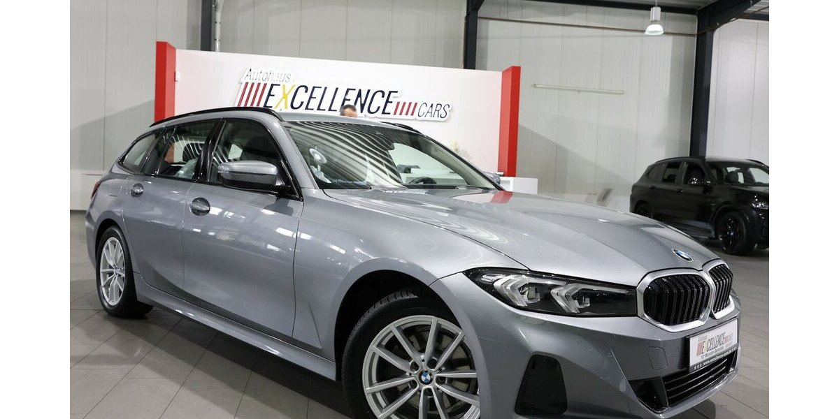 BMW 320d Touring xDrive SPORT / CURVED+NAVI+APPLE 32.000 km 30.991 &euro; Hamm 59077