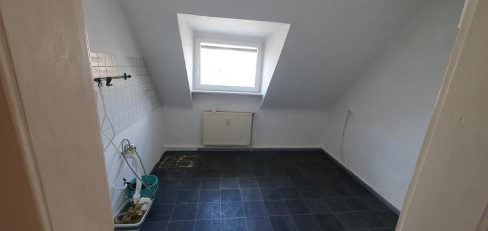 Dachgeschoßwohnung Witten - 4 Zimmer, 62 m&sup2;, 400&euro; | Angebot:25919995