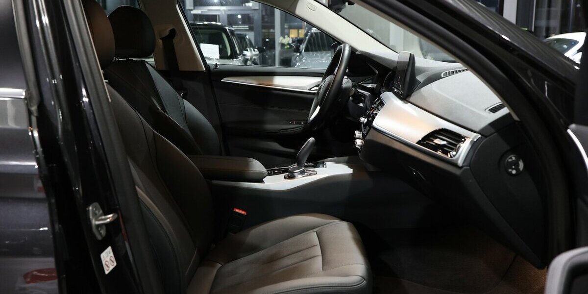 BMW 520d Touring xDrive BUSINESS EL.VOLL-LEDER, LED 14.000 km 38.995 &euro; Hamm 59077