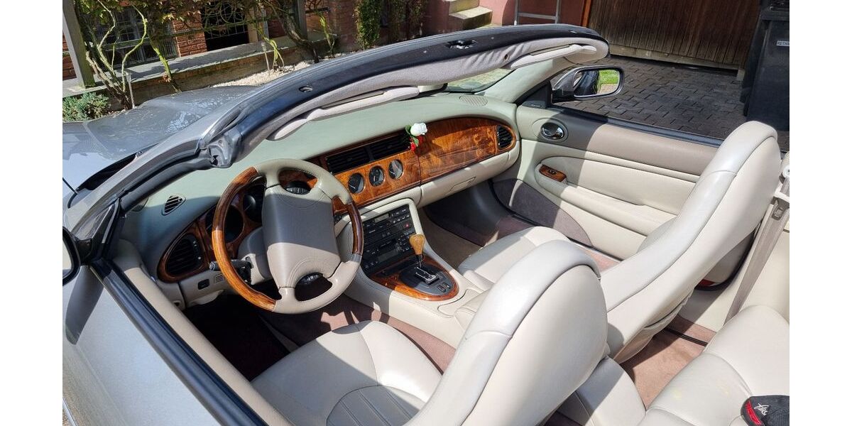 Jaguar XK8 166.000 km 15.950 &euro; Selm 59379