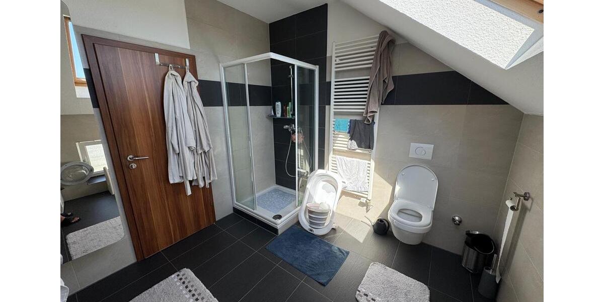 Dachgeschoßwohnung Iserlohn - 3.5 Zimmer, 95 m&sup2;, 750&euro; | Angebot:25725335