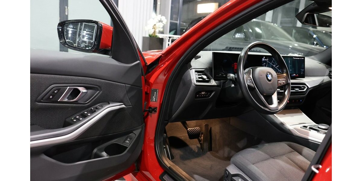 BMW 318d Touring SHADOW SPORT MELBOURNEROT-METALLIC 73.000 km 25.777 &euro; Hamm 59077