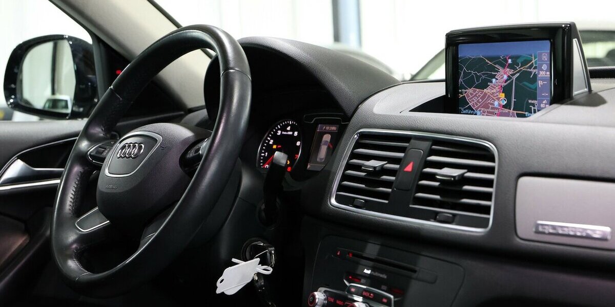Audi Q3 2.0 TFSI QUATTRO SPORT / NAVI+KAMERA / ALLRAD 97.000 km 15.993 &euro; Hamm 59077
