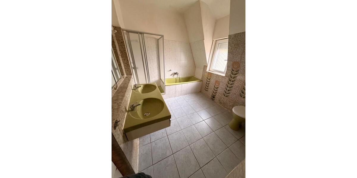 Mehrfamilienhaus, Wohnhaus Hemer - 8 Zimmer, 228 m&sup2;, 330.000&euro; | Angebot:27083333