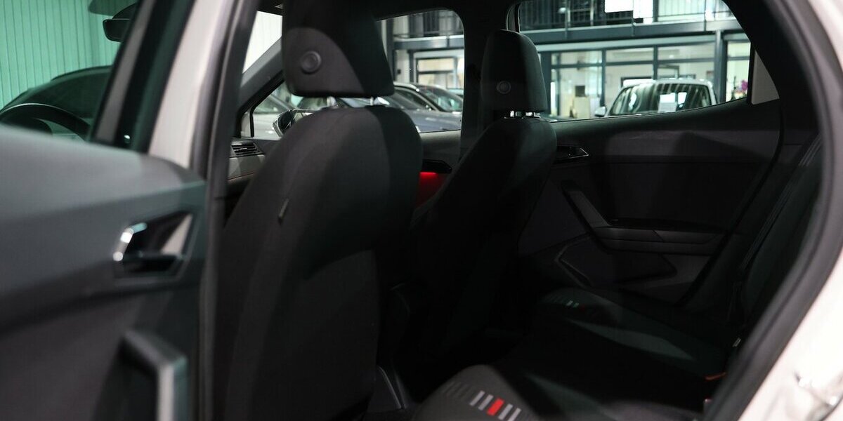 Seat Arona 1.5 TSI XCELLENCE FR-SPORT / WHITE & BLACK 90.000 km 14.555 &euro; Hamm 59077