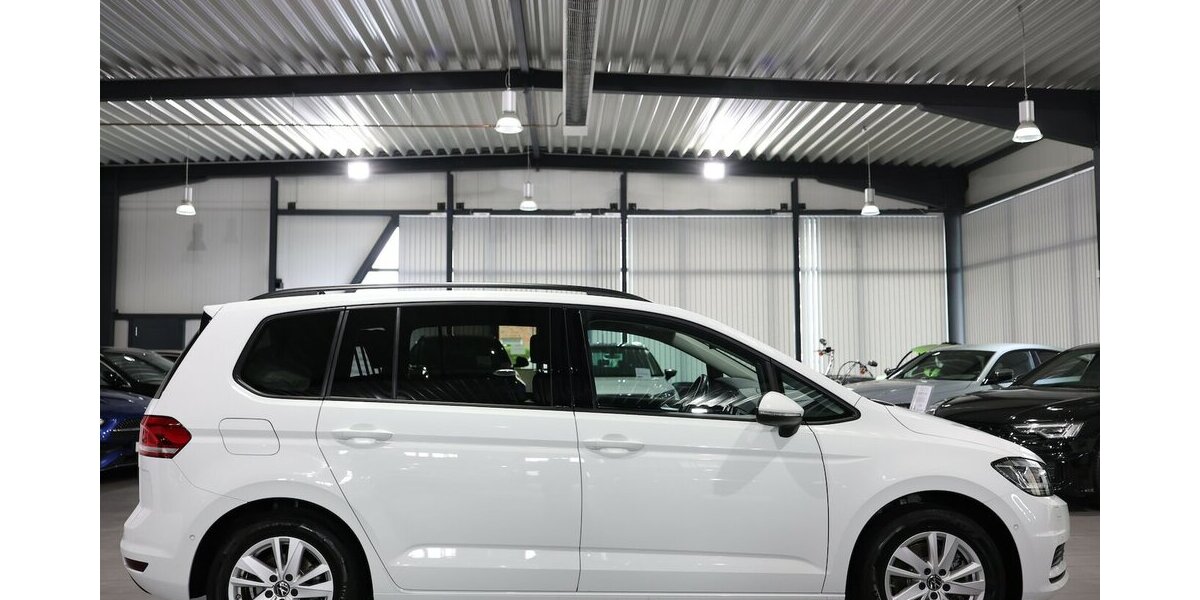 VW Touran 2.0 TDI DSG IQ Comfortline / 7-SITZE, LED 66.000 km 29.777 &euro; Hamm 59077