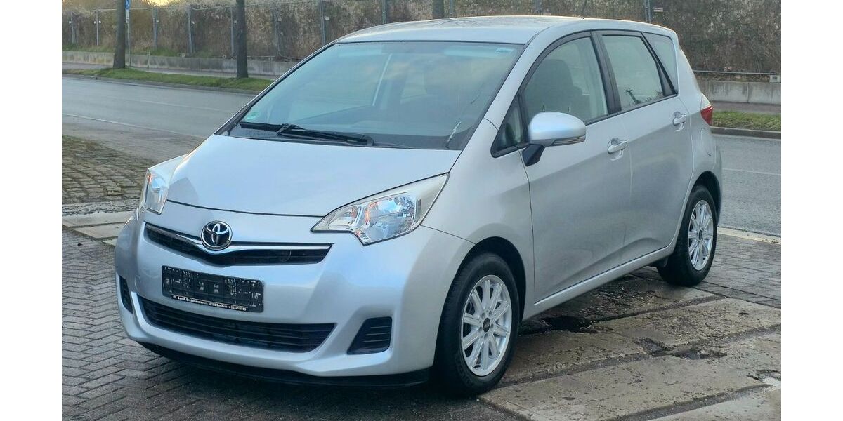 Toyota Verso-S 49.000 km 6.300 &euro; Ahlen 59229