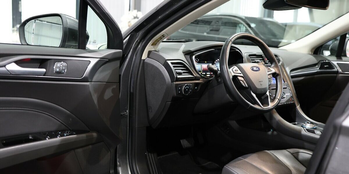 Ford Mondeo Tunier 2.0 EB TITANIUM / VOLL-LEDER, LED 115.000 km 17.991 &euro; Hamm 59077