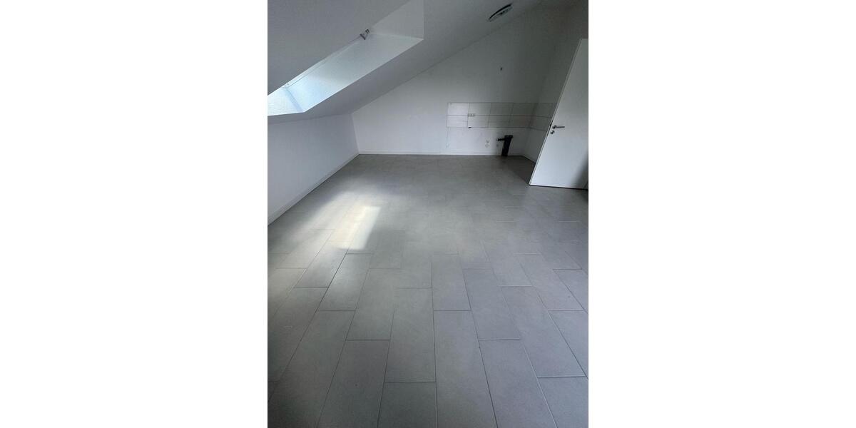 Dachgeschoßwohnung Kamen - 3 Zimmer, 74 m&sup2;, 710&euro; | Angebot:26296388