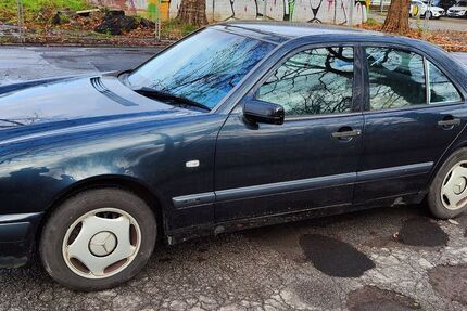 Mercedes-Benz E 220 111.000 km 5.000 &euro; Dortmund 44145