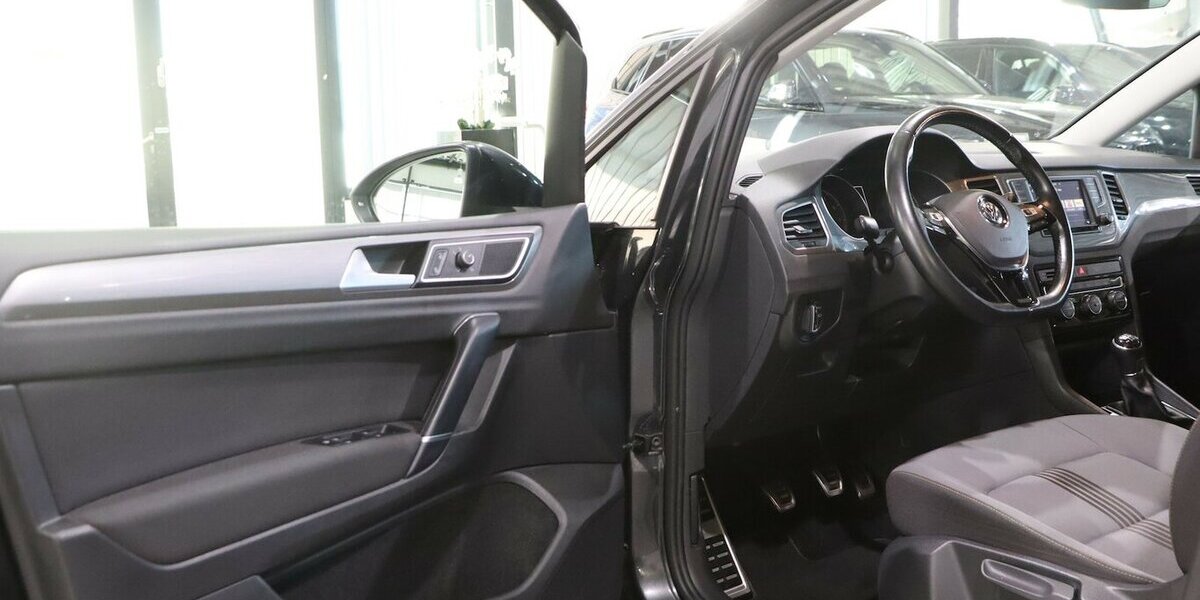 VW Golf Sportsvan 1.4 TSI ALLSTAR / XENON, NAVI-DM 119.000 km 12.444 &euro; Hamm 59077