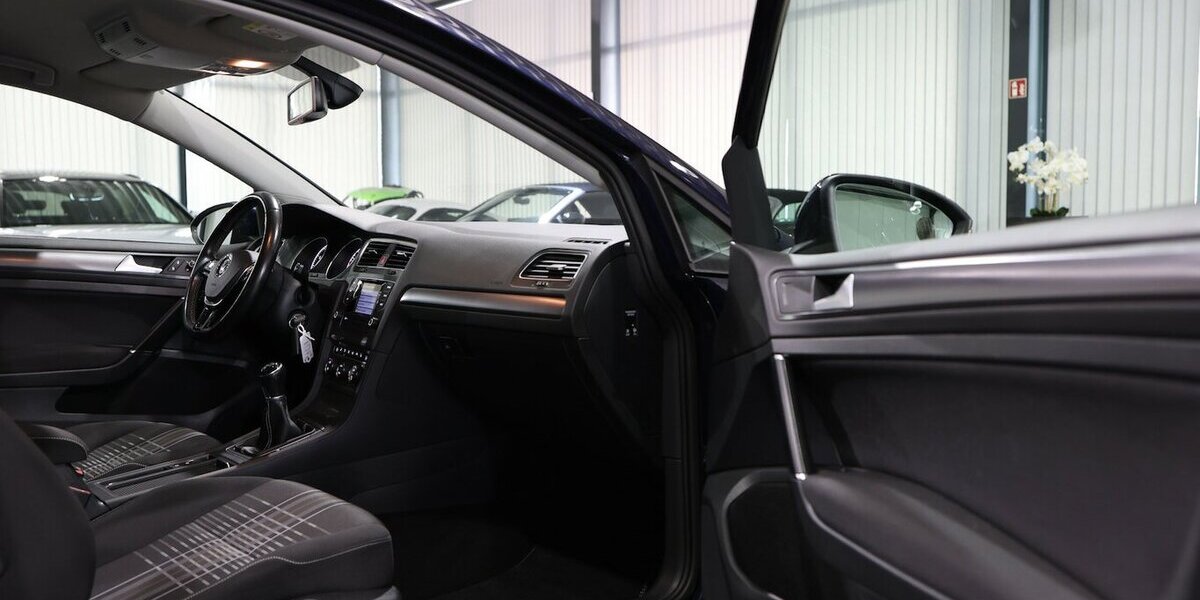 VW Golf VII 1.2 TSI LOUNGE 3-TÜRER / ERST 55.000-KM 55.000 km 10.997 &euro; Hamm 59077