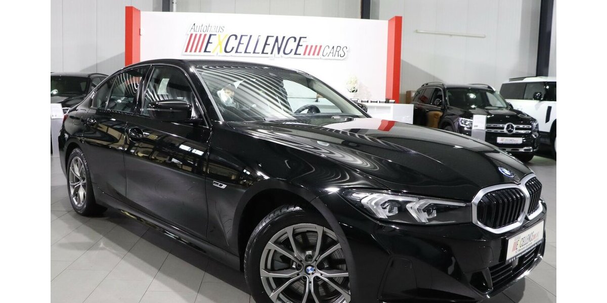 BMW 330e LIMOUSINE SHADOW CURVED+HEAD-UP, LED, H/K 46.000 km 30.993 &euro; Hamm 59077