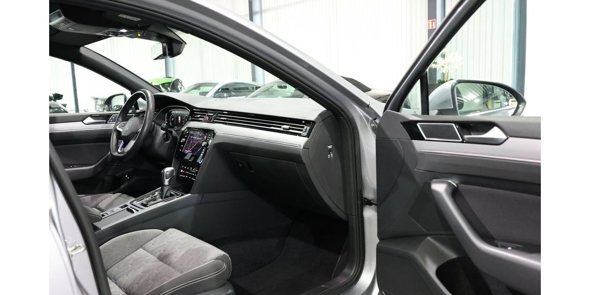 VW Passat Variant GTE DSG IQ BUSINESS R-LINE SPORT 86.000 km 24.600 &euro; Hamm 59077