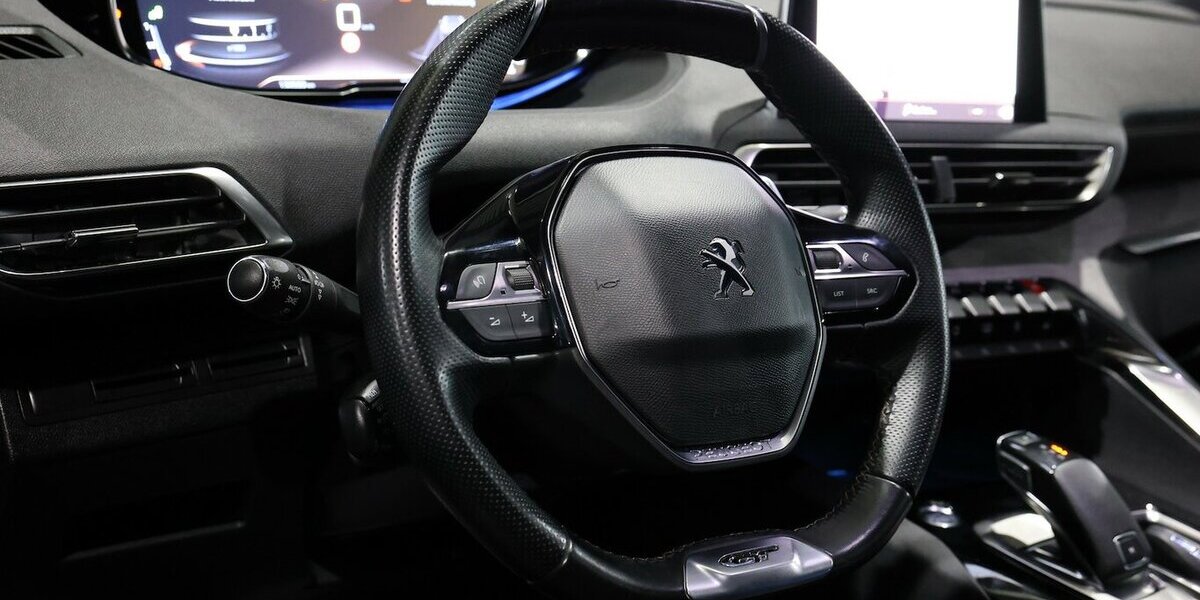 Peugeot 3008 2.0 BLUE-HDI 180 GT-LINE-SPORT / I-COCKPIT 138.000 km 16.555 &euro; Hamm 59077
