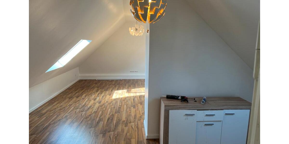 Dachgeschoßwohnung Hamm - 1 Zimmer, 35 m&sup2;, 500&euro; | Angebot:25861355