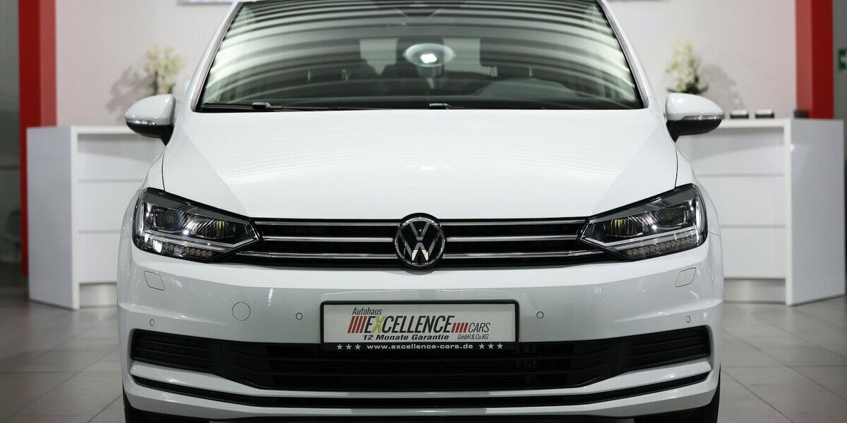 VW Touran 2.0 TDI DSG IQ Comfortline / 7-SITZE, LED 66.000 km 29.777 &euro; Hamm 59077