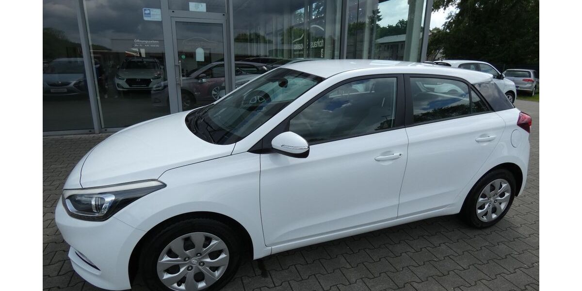 Hyundai i20 102.000 km 7.200 &euro; Bergkamen 59192