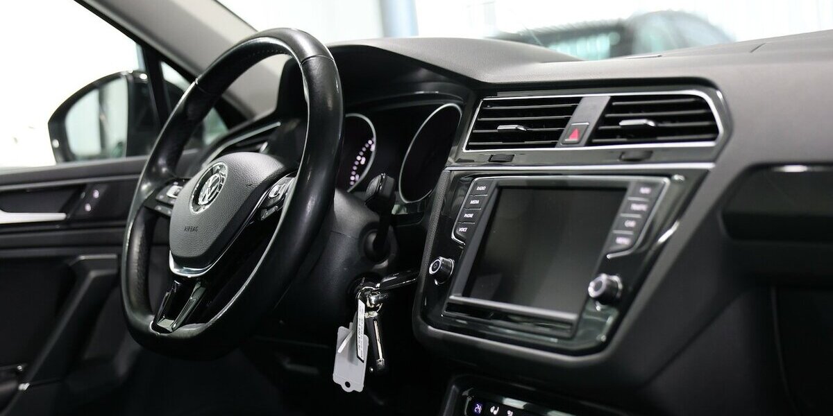 VW Tiguan 1.4 TSI DSG 4M HIGHLINE PANORAMA,LED,HUD 93.000 km 20.777 &euro; Hamm 59077
