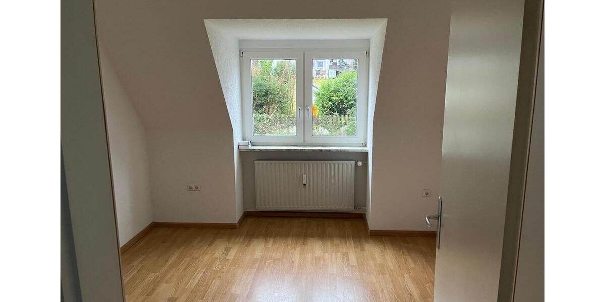 Dachgeschoßwohnung Iserlohn - 2 Zimmer, 48 m&sup2;, 400&euro; | Angebot:25571217