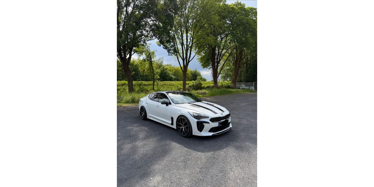 Kia Stinger 110.000 km 30.699 &euro; Selm 59379