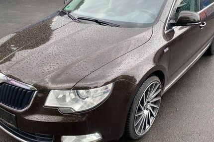 Skoda Superb 201.000 km 6.990 &euro; Hamm 59065