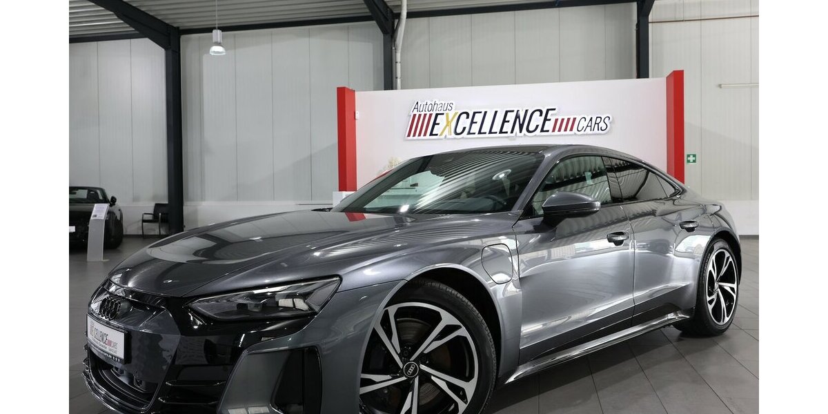 Audi e-tron GT QUATTRO / DAYTONA + BLACK / PANORAMA / 29.000 km 48.333 &euro; Hamm 59077
