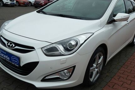 Hyundai i40 106.000 km 8.600 &euro; Hamm 59073