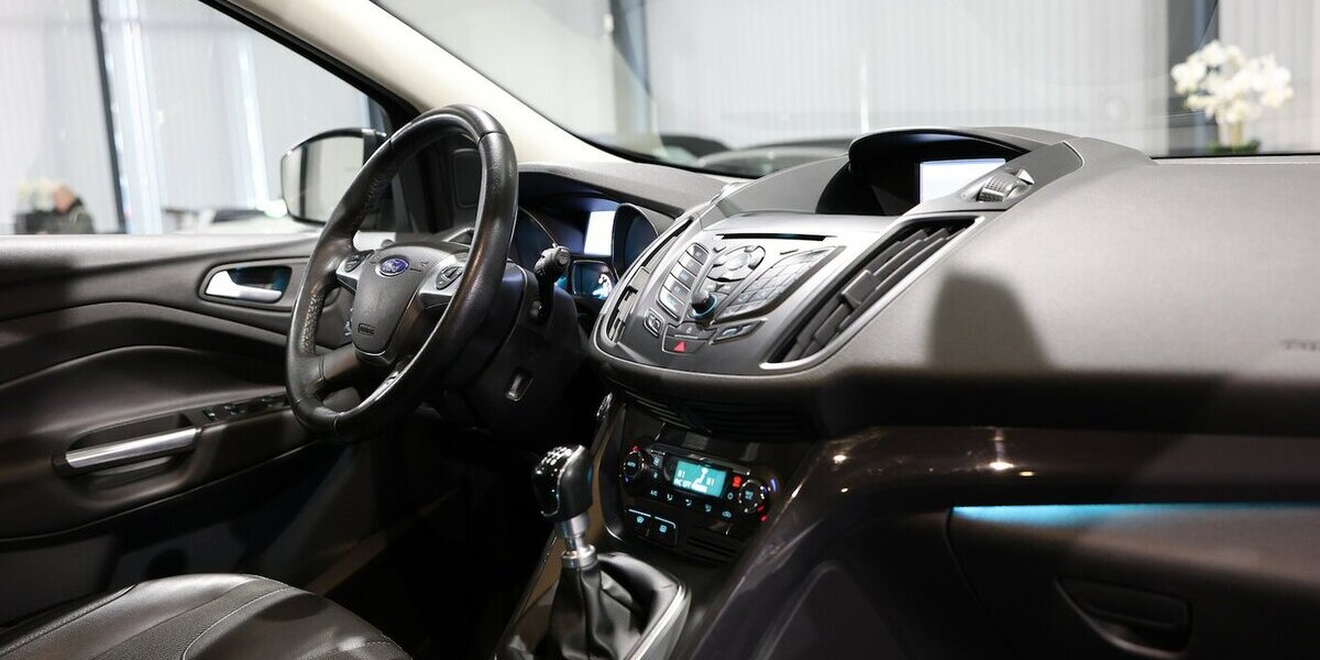 Ford Kuga 2.0 TDCI 4x4 TITANIUM / LEDER / NAVI+ 90.000 km 12.777 &euro; Hamm 59077