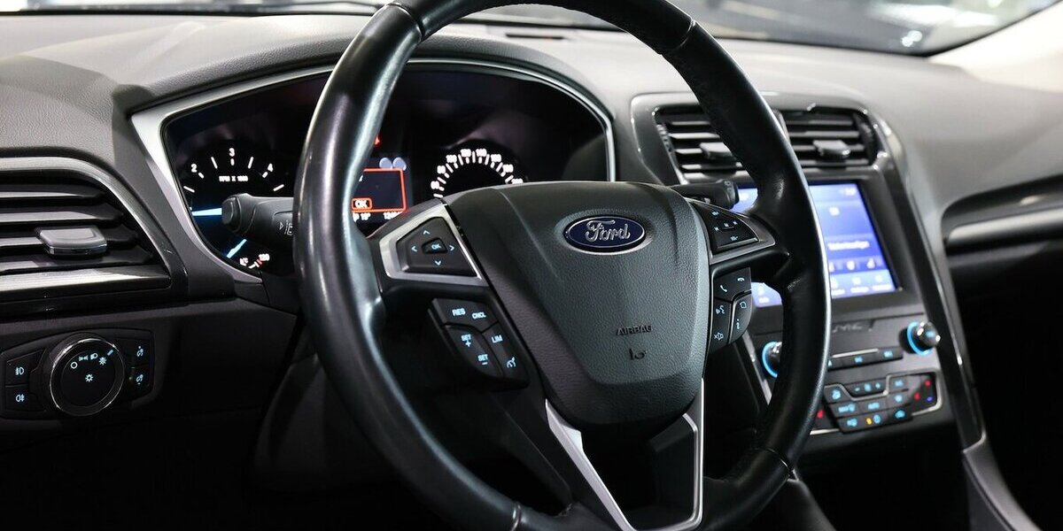 Ford Mondeo Tunier 2.0 EB / LED / NAVI+KAMERA / AHK 124.000 km 15.777 &euro; Hamm 59077