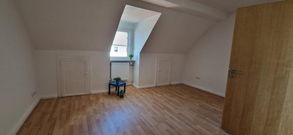 Dachgeschoßwohnung Witten - 4 Zimmer, 100 m&sup2;, 850&euro; | Angebot:25921631