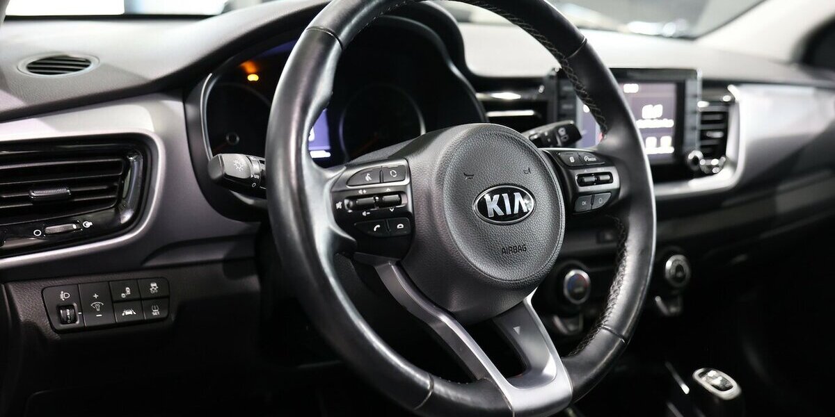 Kia Stonic 1.0 T-GDI PLATIUM-EDITION / SCHIEBEDACH / 62.000 km 14.991 &euro; Hamm 59077