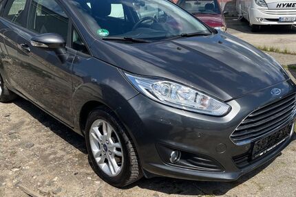 Ford Fiesta 74.000 km 6.499 &euro; Lünen 44532